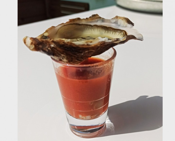 <h6 class='prettyPhoto-title'>Oyster Bloody Mary (N°4)</h6>