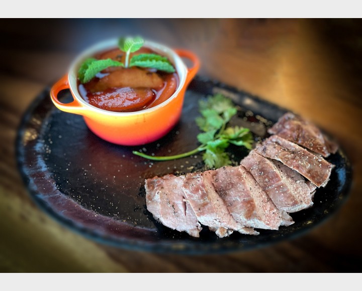 <h6 class='prettyPhoto-title'>DUCK BREAST WITH APPLES</h6>