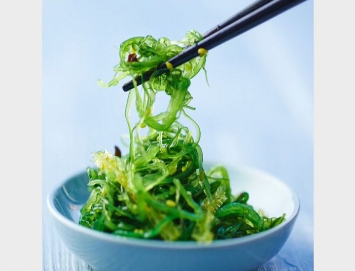 <h6 class='prettyPhoto-title'>Seaweed salad</h6>