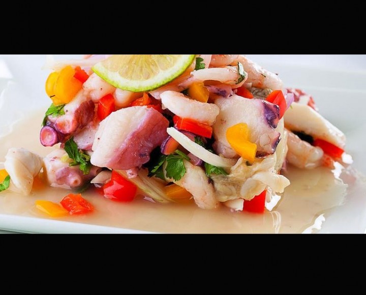 <h6 class='prettyPhoto-title'>ROBALO CEVICHE WITH SEASONAL FRUITS</h6>