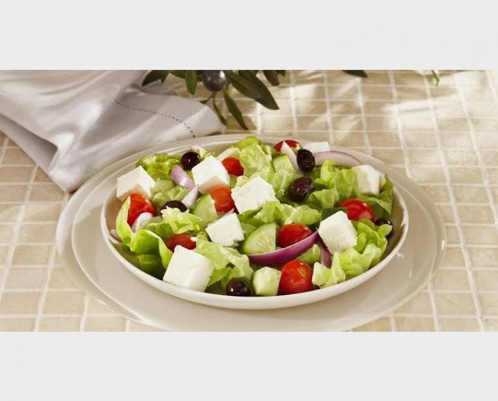 <h6 class='prettyPhoto-title'>Mediterranean salad</h6>