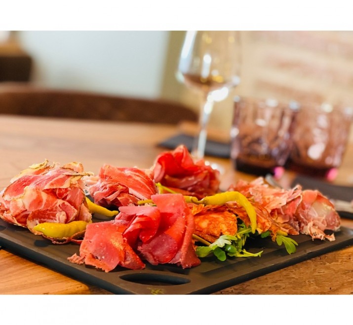 <h6 class='prettyPhoto-title'>Iberian platter and refined charcuterie</h6>