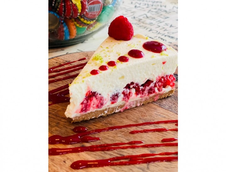 <h6 class='prettyPhoto-title'>Cheesecake, raspberries, limes</h6>