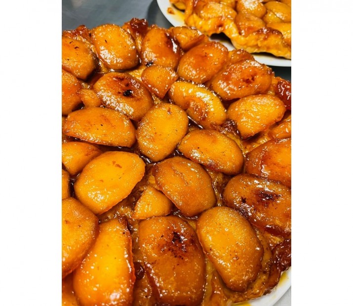 <h3 class='prettyPhoto-title'>Tarte Tatin</h3><br/><div>Tatin tart served warm and its vanilla ice cream</div><br /><br /> <span style="color: #ff0000;"><strong><br /><span style="text-decoration: underline;"><br /></span></strong></span>