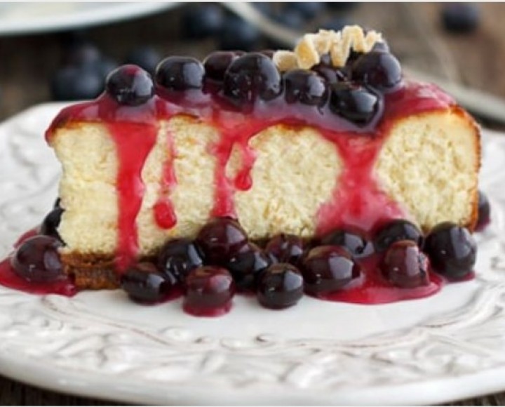 <h6 class='prettyPhoto-title'>Bluberry cheese cake</h6>