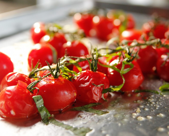 <h6 class='prettyPhoto-title'>Oven Roast Tomatos</h6>