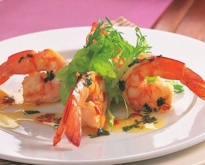 <h6 class='prettyPhoto-title'>Prawns With Chili. coriander and lime butter</h6>