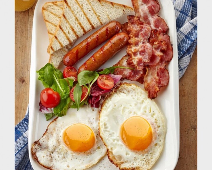 <h6 class='prettyPhoto-title'>English Breakfast Ala The Roxy</h6>