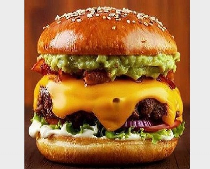 <h6 class='prettyPhoto-title'>Classic Burger  w. Avocado and Streaky Bacon</h6>