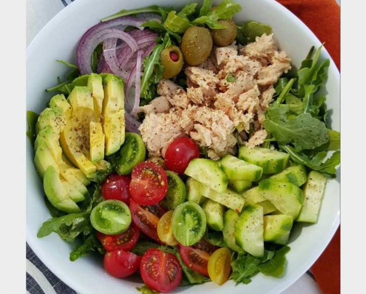 <h6 class='prettyPhoto-title'>Tuna Salad Healthy Food Ala Roxy</h6>