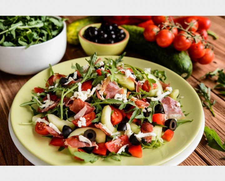 <h6 class='prettyPhoto-title'>Italian Salad</h6>