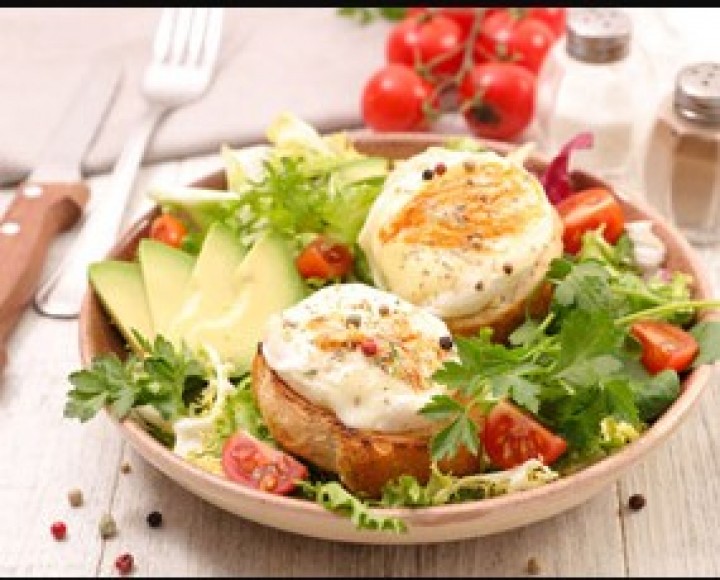 <h6 class='prettyPhoto-title'>Warm Roasted Goat Cheese Salad</h6>