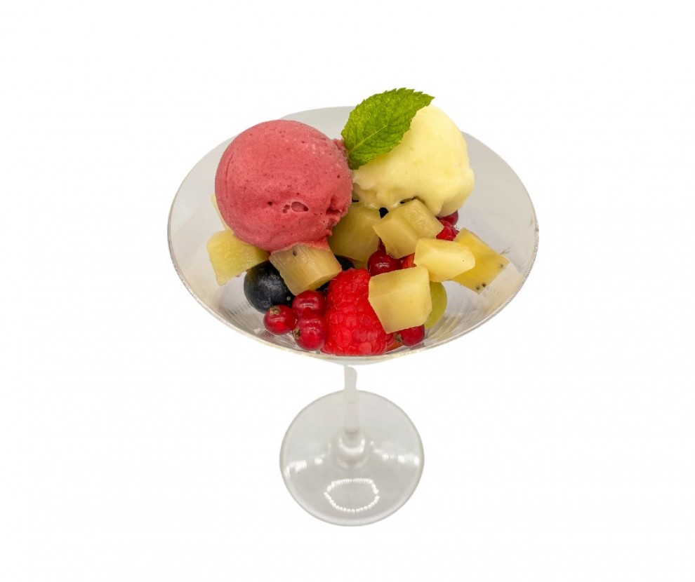 <h3 class='prettyPhoto-title'>Platter of fresh fruit and sorbet</h3><br/>