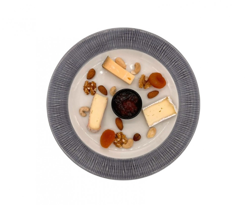 <h6 class='prettyPhoto-title'>Selection of refined cheeses</h6>