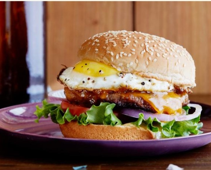 <h6 class='prettyPhoto-title'>Hamburger with Egg</h6>
