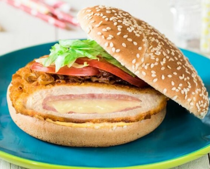 <h6 class='prettyPhoto-title'>Cordon Bleu Burger with Cheese</h6>