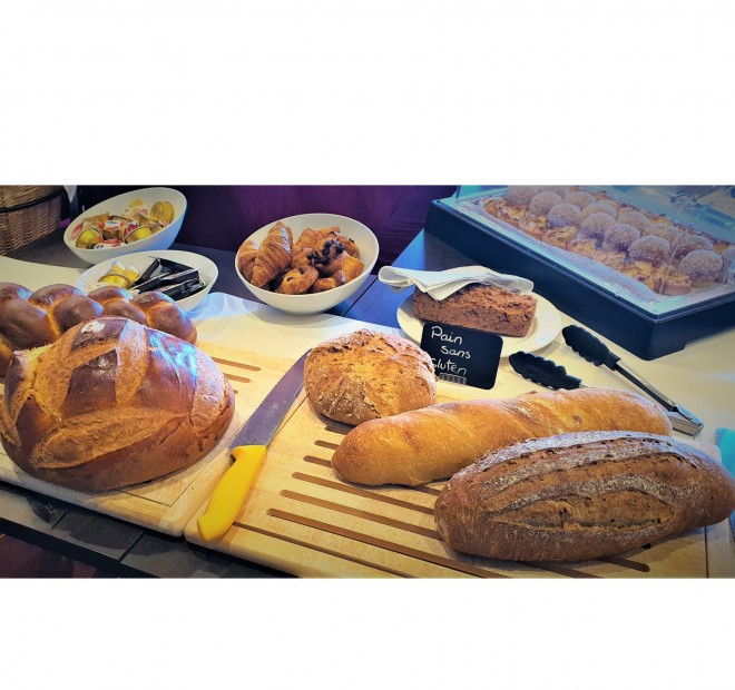 <h6 class='prettyPhoto-title'>Viennese pastries, breads and cuchaule</h6>