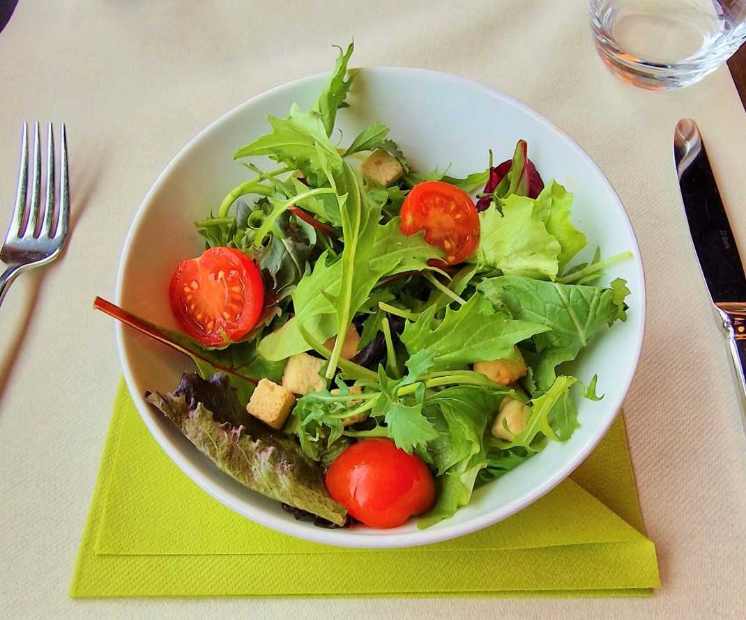 <h6 class='prettyPhoto-title'>Dzodzet green salad</h6>