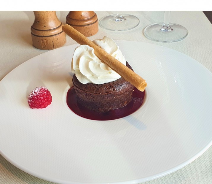 <h6 class='prettyPhoto-title'>Chocolate fondant with red fruit coulis</h6>