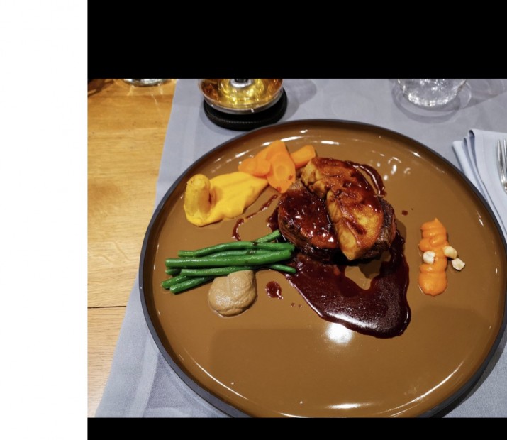 <h6 class='prettyPhoto-title'>The heart of Charolais roast beef fillet</h6>