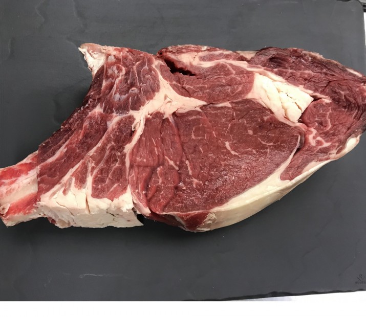 <h6 class='prettyPhoto-title'>The generous rib of beef of around 1.2 kg</h6>