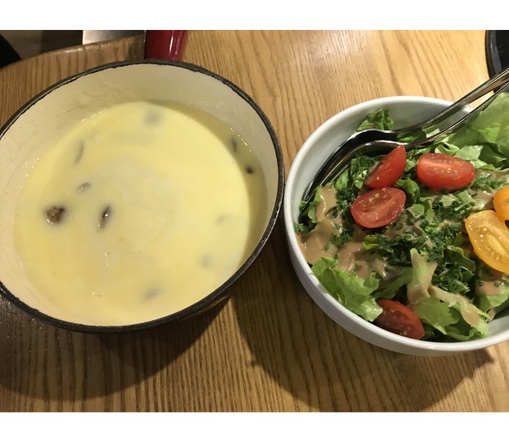 <h6 class='prettyPhoto-title'>Savoyard fondue with extra porcini mushrooms with salad</h6>