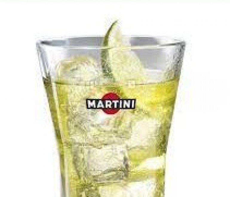 <h6 class='prettyPhoto-title'>White martini</h6>