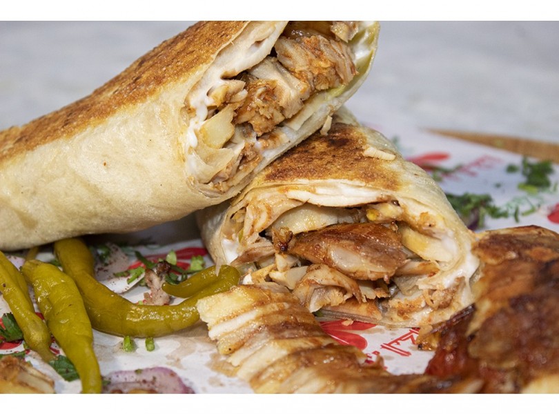 <h6 class='prettyPhoto-title'>Sandwiches Shawarma chicken s</h6>