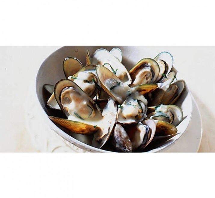 <h6 class='prettyPhoto-title'>Mussels with cream, fries (only in the evening)</h6>
