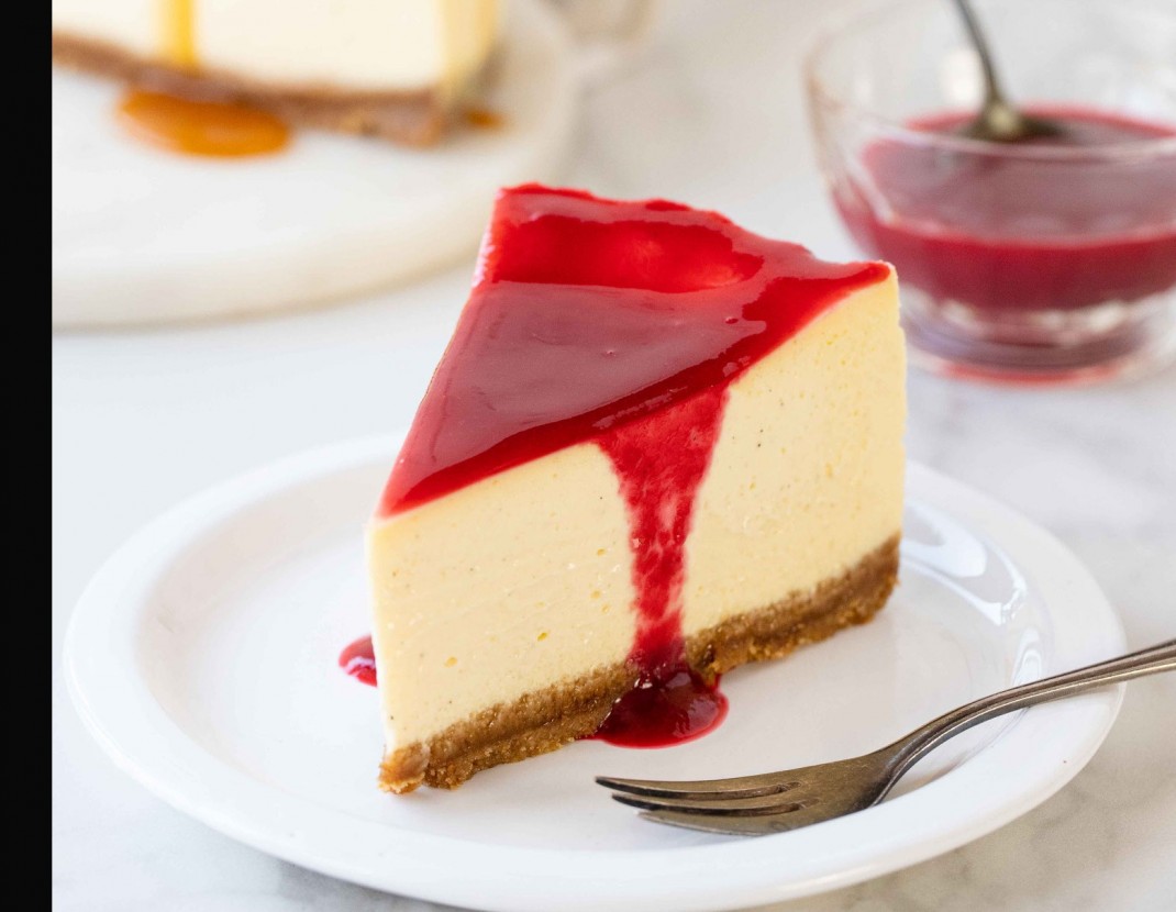 <h6 class='prettyPhoto-title'>Vanilla cheesecake with raspberry coulis</h6>