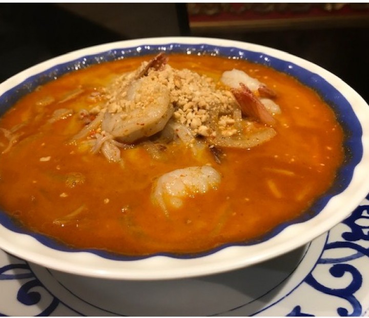 <h6 class='prettyPhoto-title'>Spicy vermicelli and shrimp soup</h6>