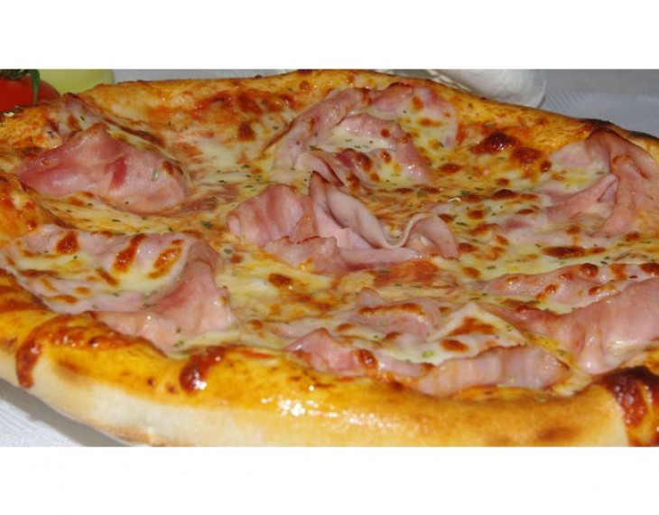 <h6 class='prettyPhoto-title'>Cooked ham pizza</h6>