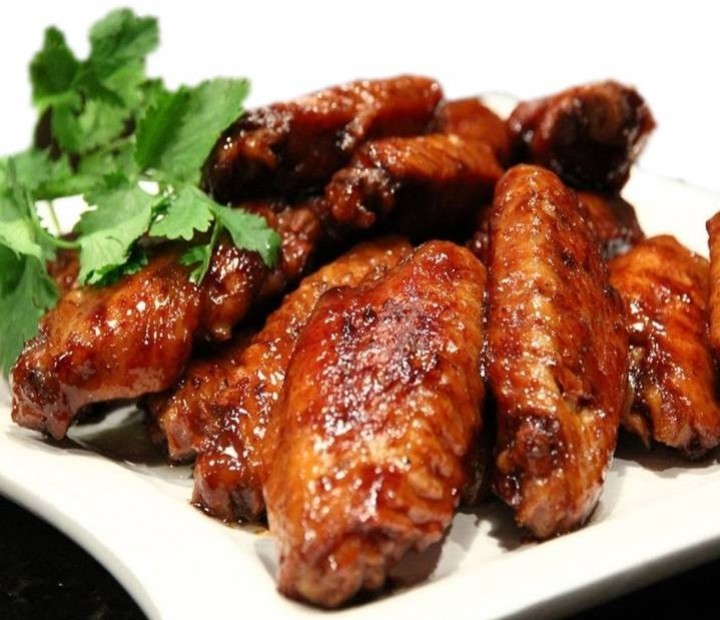 <h6 class='prettyPhoto-title'>Chicken Wings</h6>