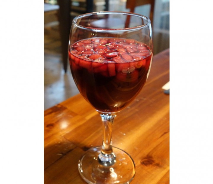 <h6 class='prettyPhoto-title'>Red sangria</h6>