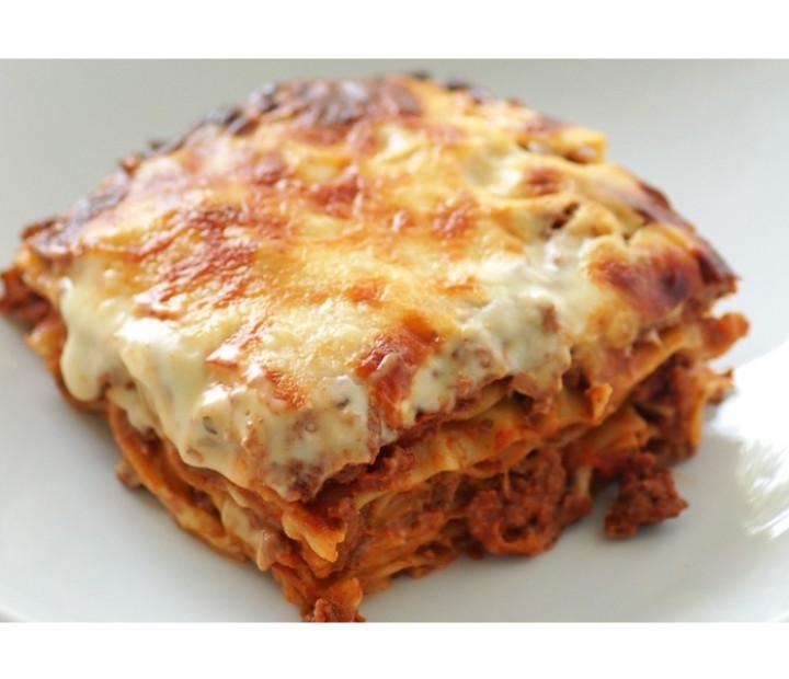 <h6 class='prettyPhoto-title'>Lasagne with Meat Sauce</h6>
