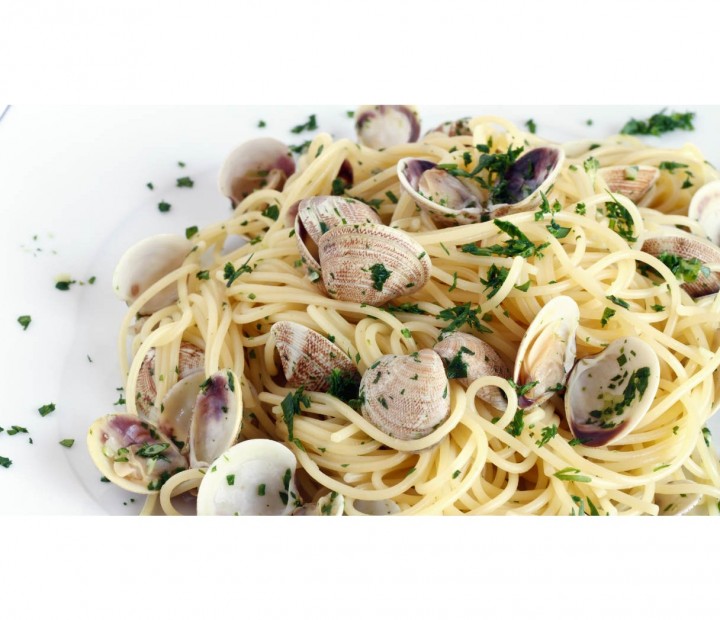 <h6 class='prettyPhoto-title'>Spaghetti with lupine clams</h6>