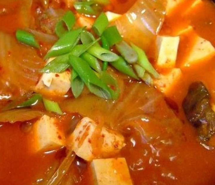 <h6 class='prettyPhoto-title'>Kimchi stew</h6>