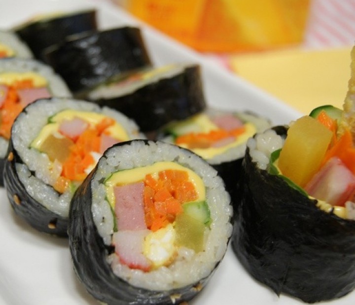 <h6 class='prettyPhoto-title'>Cheese Kimbab</h6>