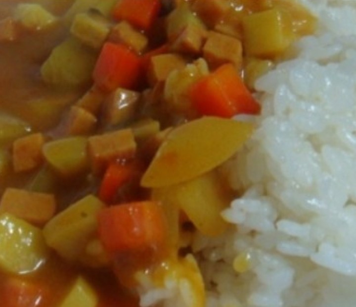 <h6 class='prettyPhoto-title'>Curry rice bowl</h6>
