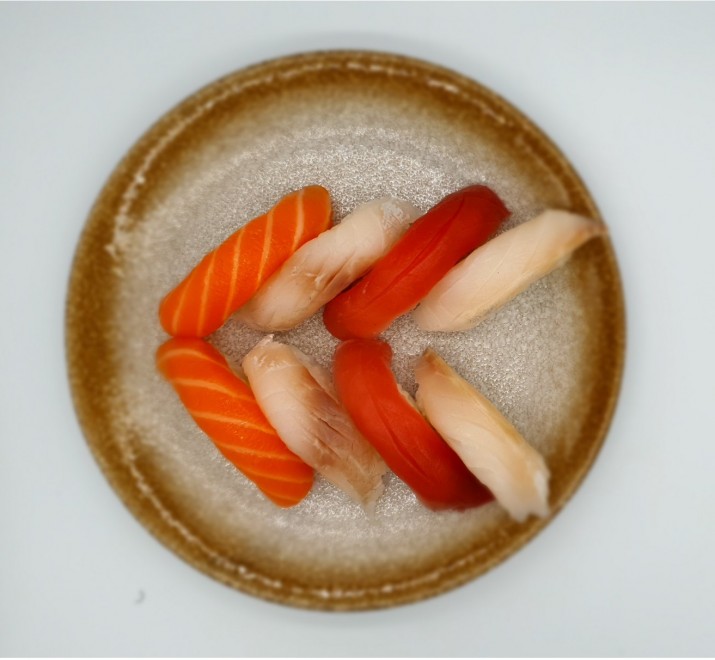 <h6 class='prettyPhoto-title'>SORTIMENT Sushi (8 STÜCKE)</h6>