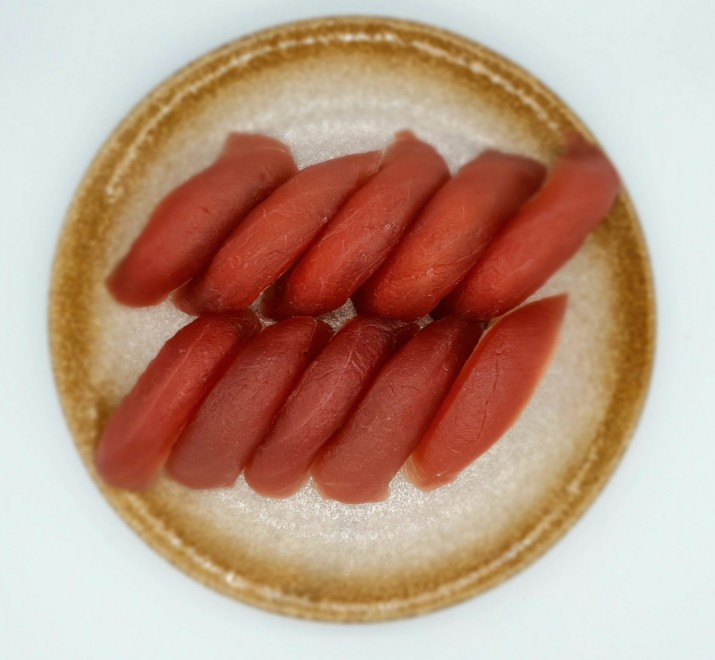 <h6 class='prettyPhoto-title'>Plt Sushi Tuna 10 pieces</h6>