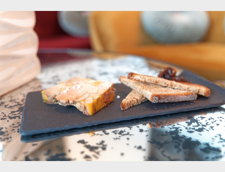 <h6 class='prettyPhoto-title'>Duck foie gras and black cherry jam</h6>