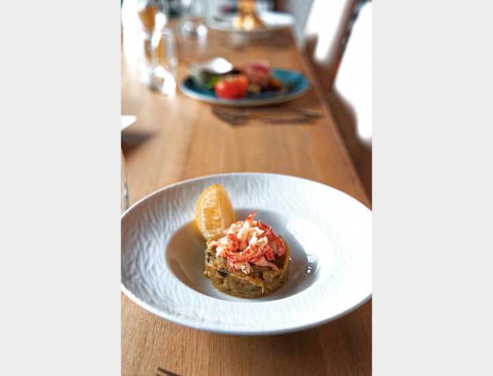 <h6 class='prettyPhoto-title'>Eggplant caviar and prawns in tandoori</h6>