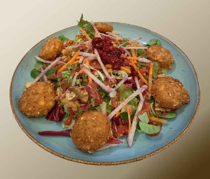 <h6 class='prettyPhoto-title'>"Fried camemberts" salad</h6>