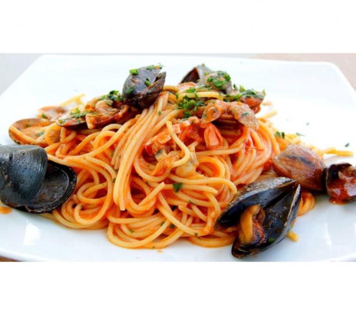 <h3 class='prettyPhoto-title'>Spaghetti with mussels Tarantina style</h3><br/>