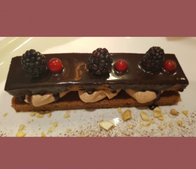 <h6 class='prettyPhoto-title'>Black silva with chocolate mouse and berries</h6>