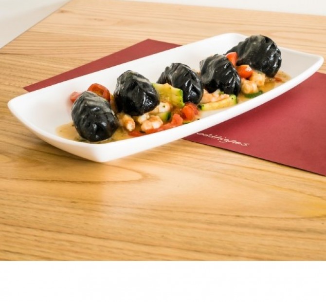 <h6 class='prettyPhoto-title'>Culurgiones with cuttlefish ink</h6>