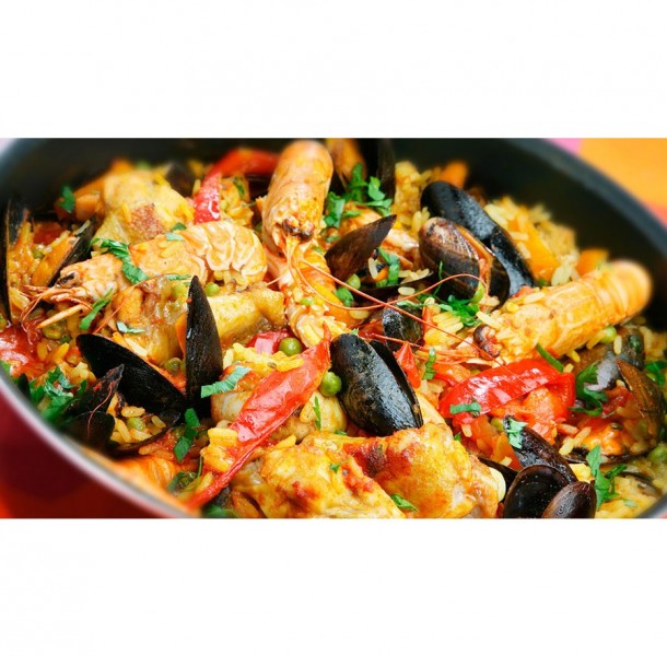 <h6 class='prettyPhoto-title'>Paella of Crustaceans and Molluscs with Vegetables (min 2)</h6>