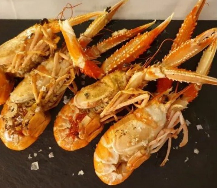 <h6 class='prettyPhoto-title'>Grilled Norway lobster unit</h6>