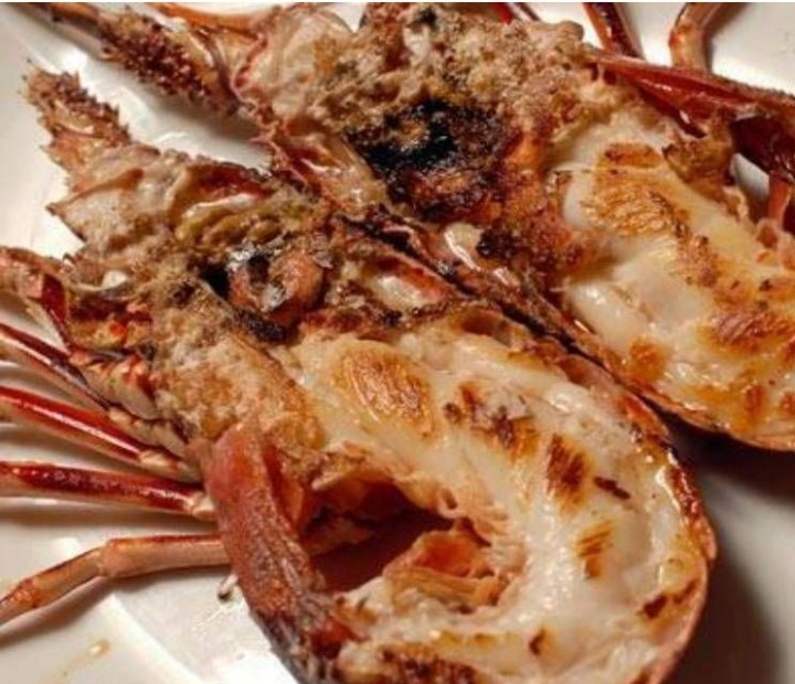 <h6 class='prettyPhoto-title'>Grilled european lobster</h6>